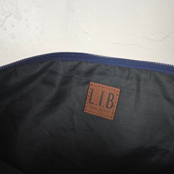 L.I.B. New York Crossbody Blue Floral Wrislet Zip Clouser Purse Tassel Bohemian - Picture 6 of 8